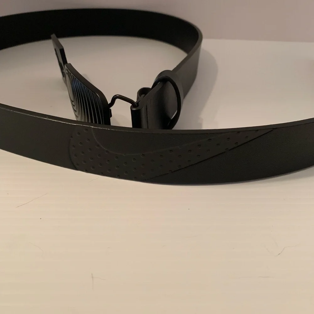 Nike Mens XL 42-44 Belt Black Synthetic Leather With Metal Buckle New with Tag